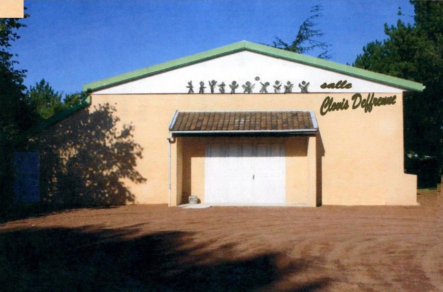 1 La salle Clovis Deffrenne