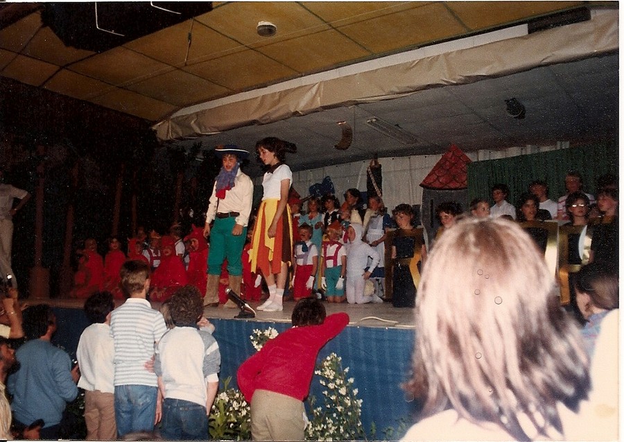 4 Spectacle Abracadabra (1984)