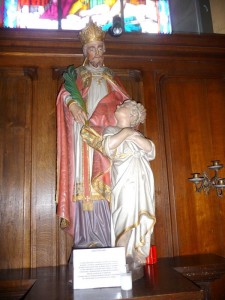 2 La statue de St Ghislain dans l'église St Pierre
